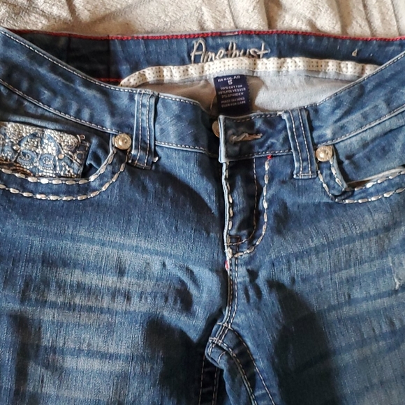 Jeans - Picture 2 of 3